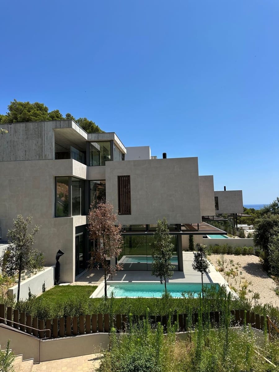 4 bedroom Villa for sale in Tamariu with pool - € 2,580,000 (Ref: 9997929)