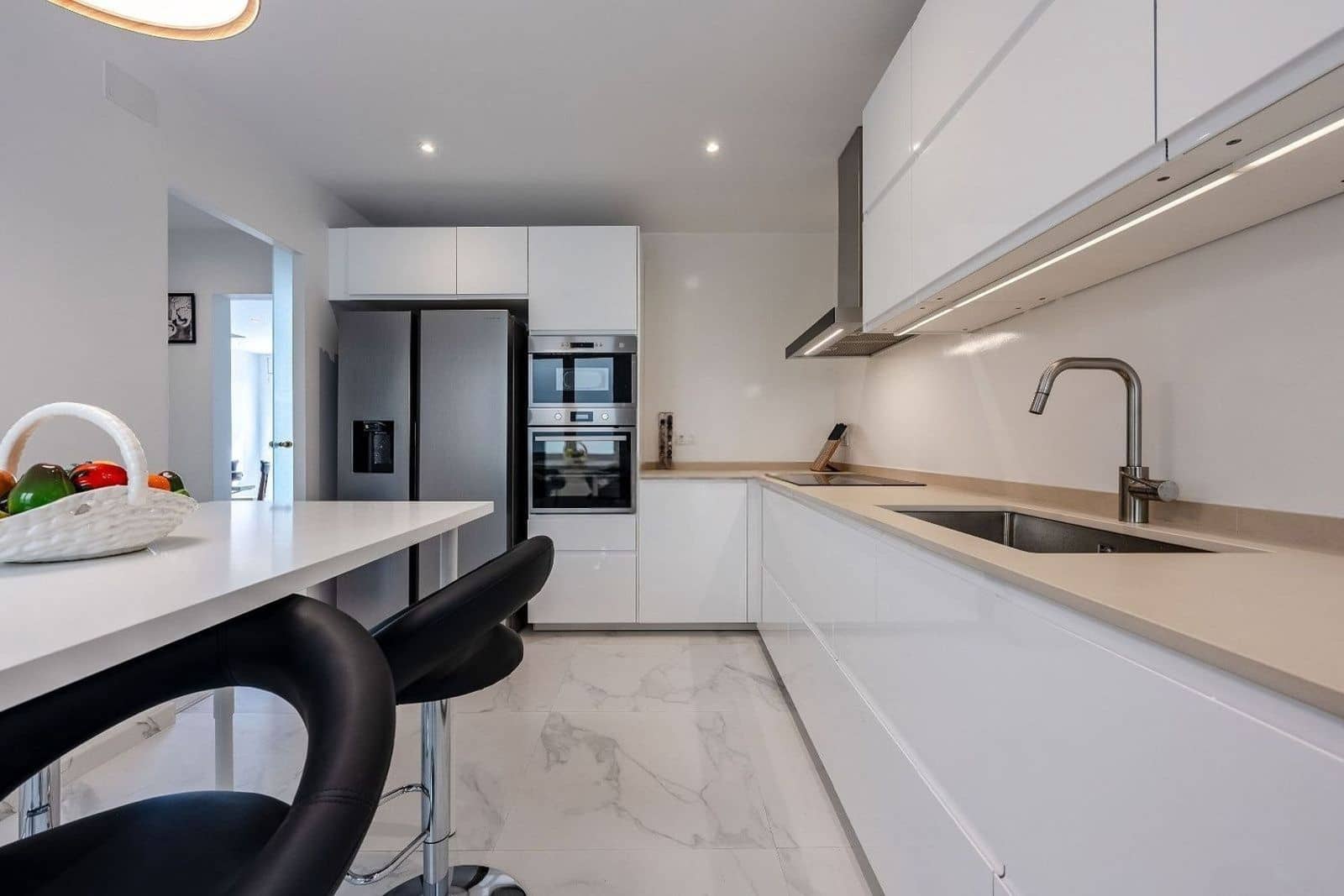 2 bedroom Flat for sale in Barcelona city - € 820,000 (Ref: 9999077)