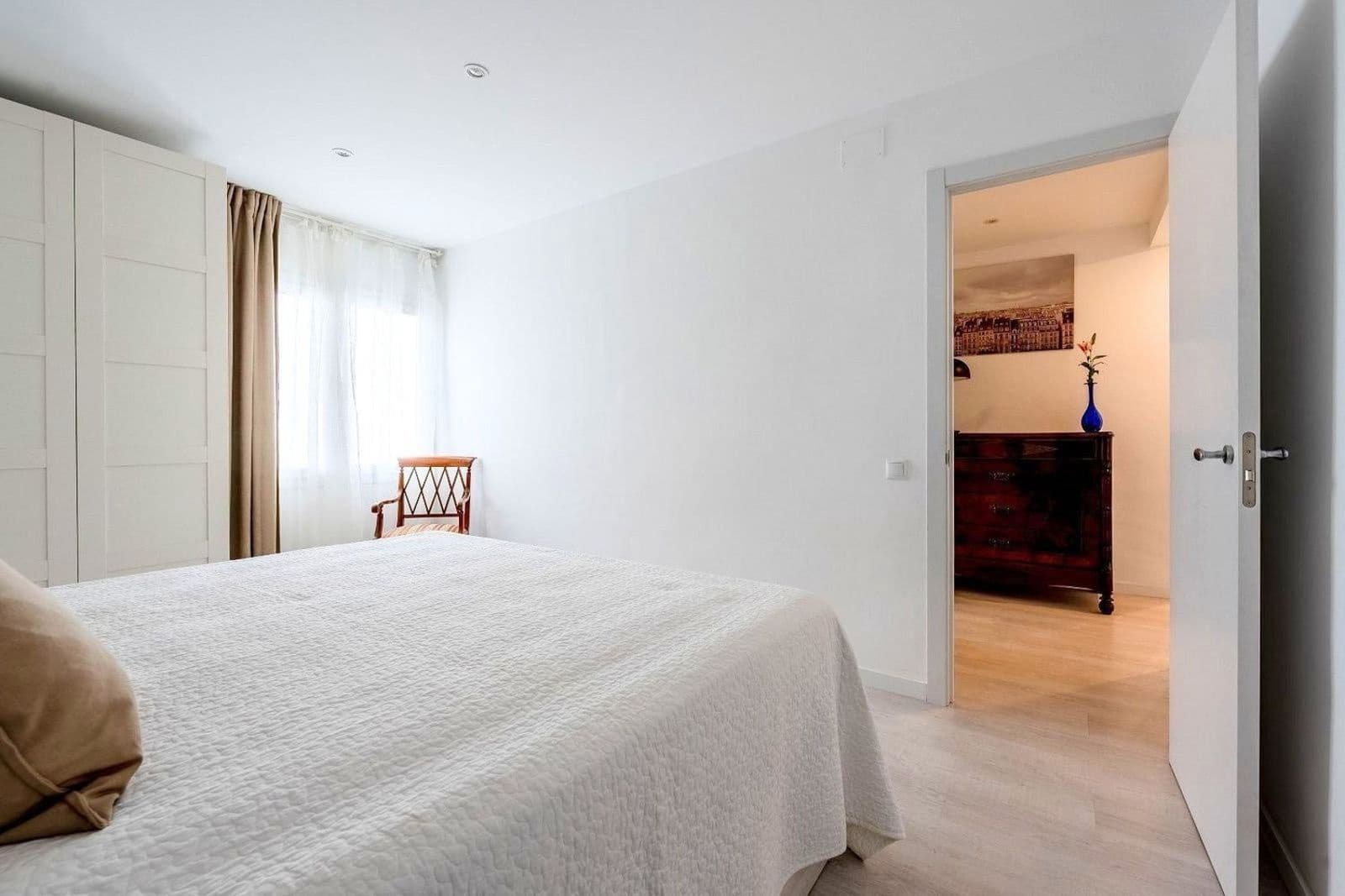 2 bedroom Flat for sale in Barcelona city - € 820,000 (Ref: 9999077)