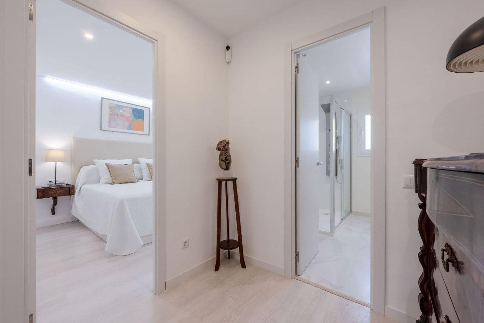 2 bedroom Flat for sale in Barcelona city - € 820,000 (Ref: 9999077)