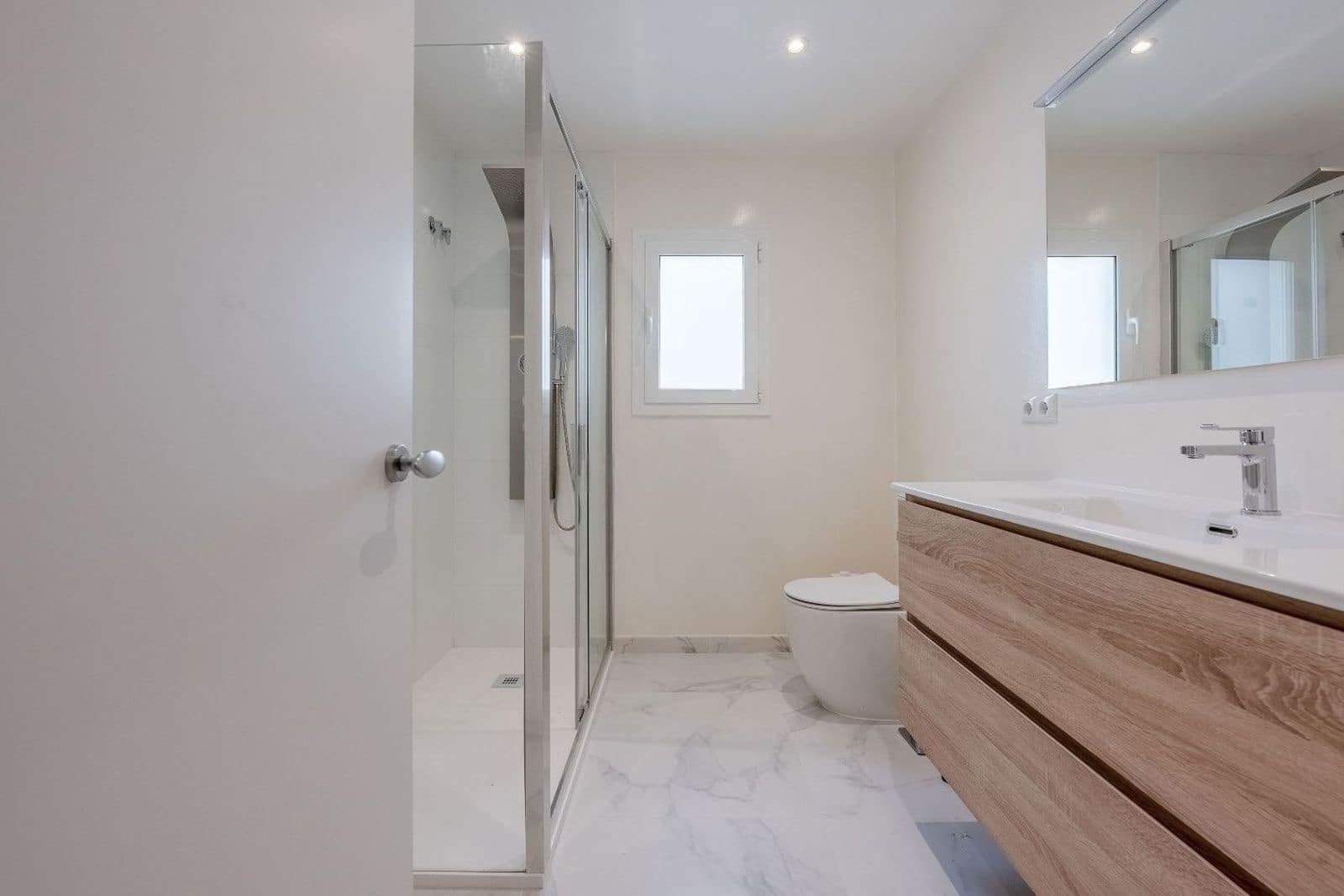 2 bedroom Flat for sale in Barcelona city - € 820,000 (Ref: 9999077)