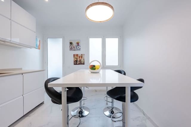 2 bedroom Flat for sale in Eixample, Barcelona city - € 820,000 (Ref: 9999077)