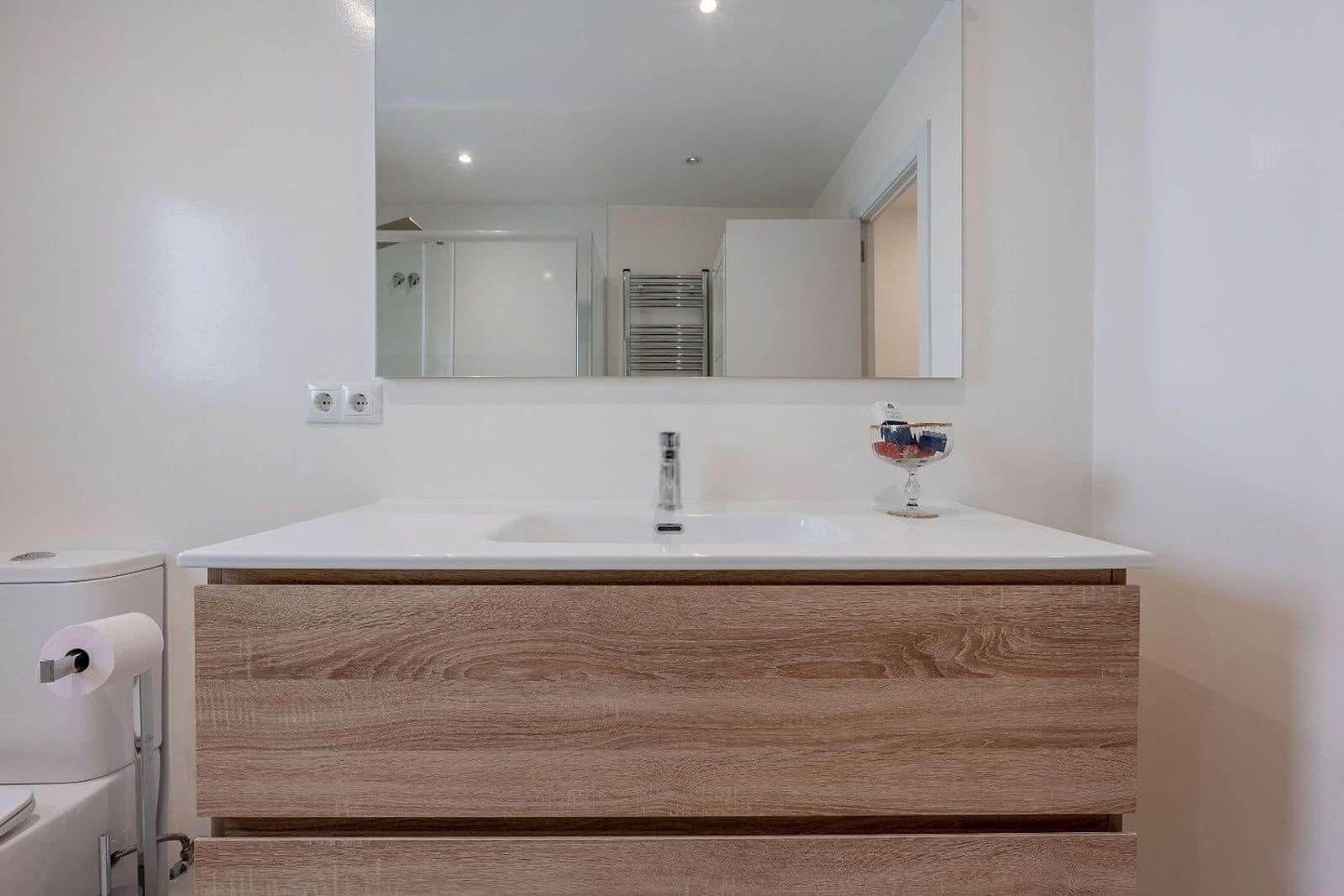 2 bedroom Flat for sale in Barcelona city - € 820,000 (Ref: 9999077)