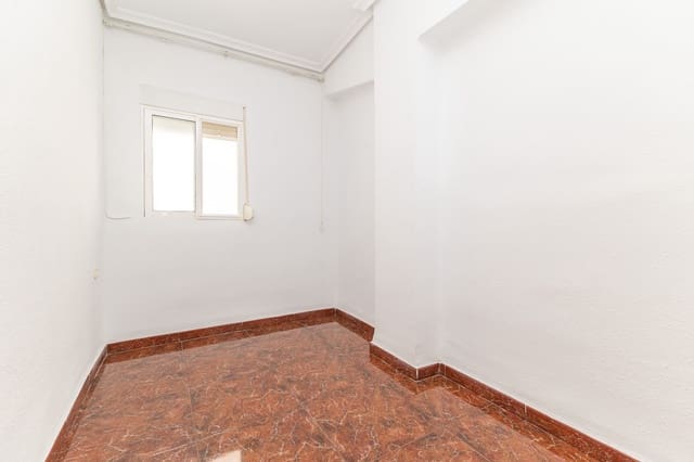 3 soveværelse Lejlighed til salg i El Calvari, Valencia by - € 250.000 (Ref: 9161933)