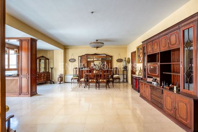 6 soveværelse Lejlighed til salg i Los Remedios, Sevilla by med garage - € 1.150.000 (Ref: 9092004)