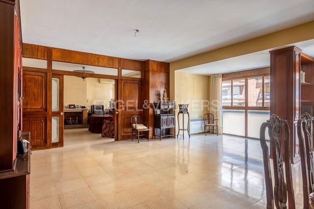 6 soveværelse Lejlighed til salg i Los Remedios, Sevilla by med garage - € 1.150.000 (Ref: 9092004)