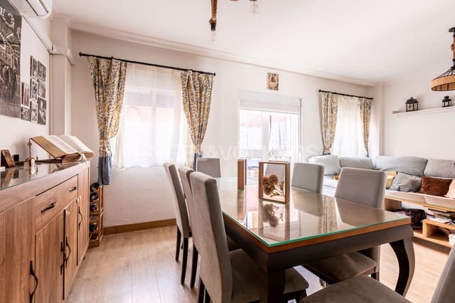 6 soveværelse Byhus til salg i Santa Clara, Sevilla by med swimmingpool garage - € 370.000 (Ref: 9092018)