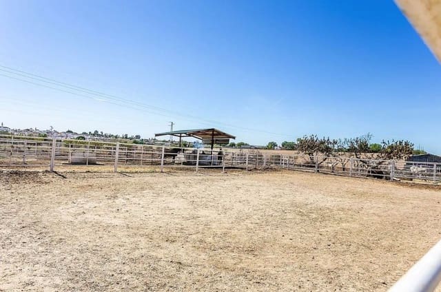 12 sypialnia Finka/Dom wiejski na sprzedaż w Valencina de la Concepción z basenem garażem - 2 200 000 € (Ref: 9092053)