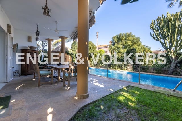 6 soverom Villa til salgs i El Puerto de Santa María med svømmebasseng garasje - € 895 000 (Ref: 9092070)