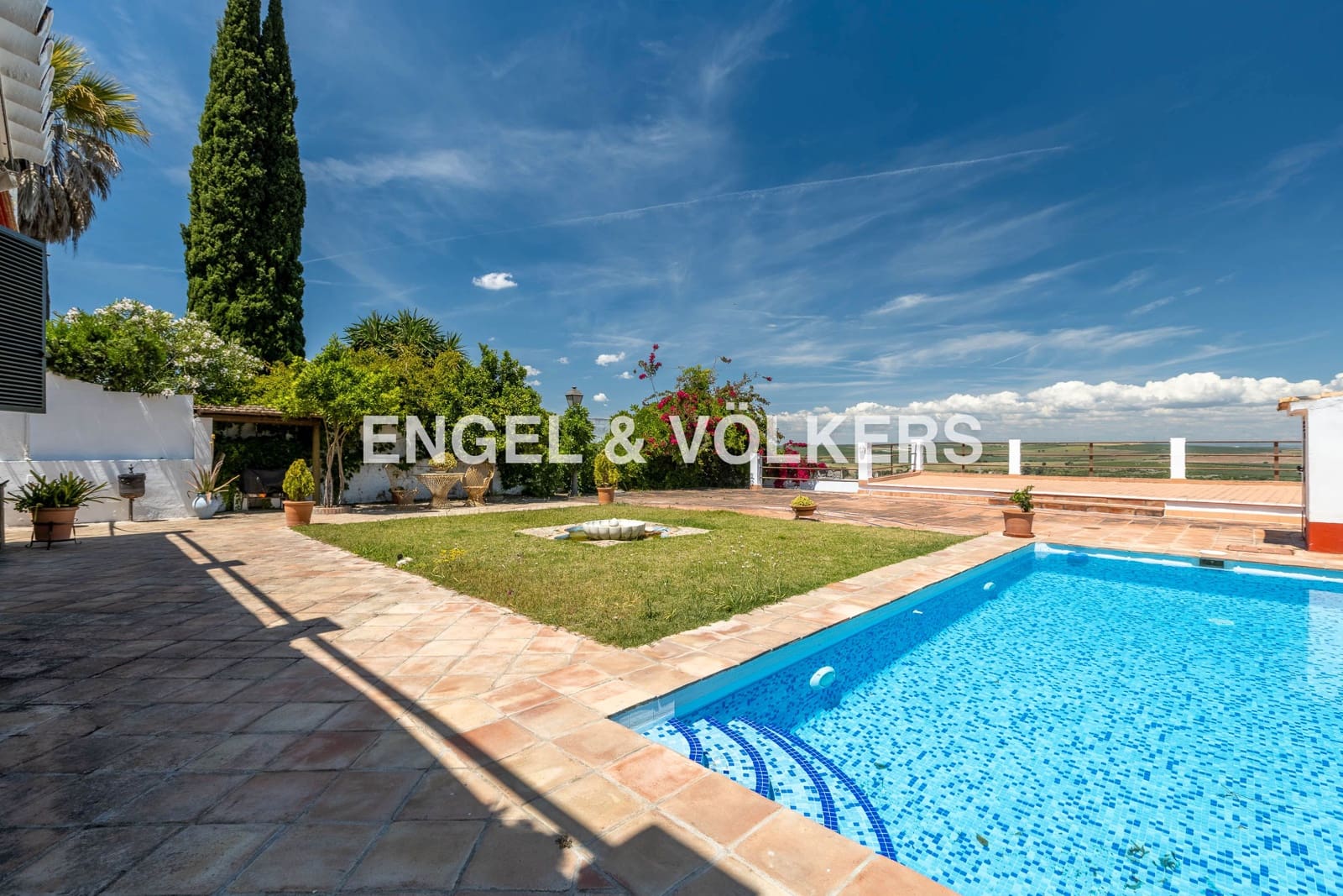 4 soveværelse Villa til salg i Aznalcazar med swimmingpool garage - € 615.000 (Ref: 9092095)