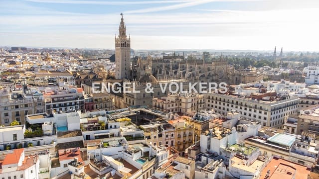 6 soveværelse Byhus til salg i Arenal, Sevilla by med swimmingpool garage - € 3.065.000 (Ref: 9092098)