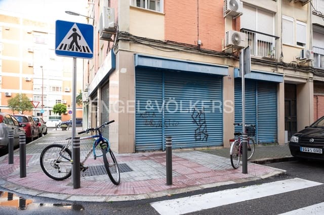 Lägenhet till salu i Triana Oeste, Sevilla stad - 219 000 € (Ref: 9108063)