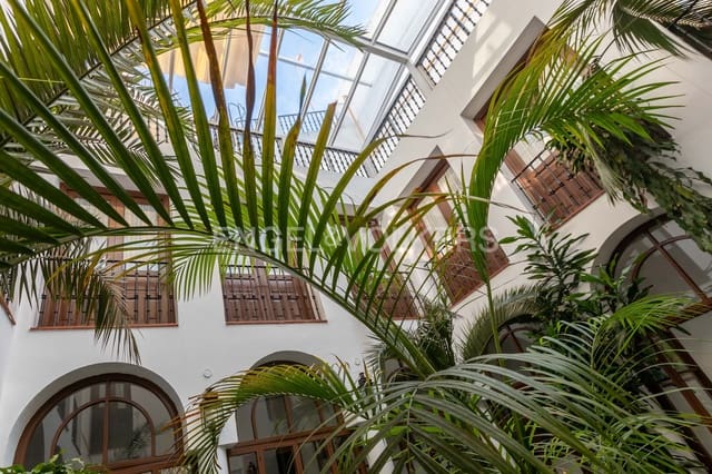 10 soveværelse Byhus til salg i Santa Cruz, Sevilla by med swimmingpool garage - € 3.400.000 (Ref: 9123639)