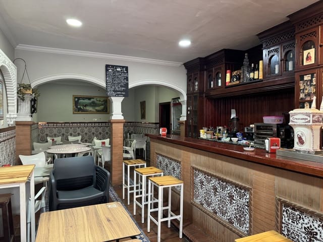 9 soveværelse Byhus til salg i San Bartolomé, Sevilla by - € 1.067.000 (Ref: 9123642)