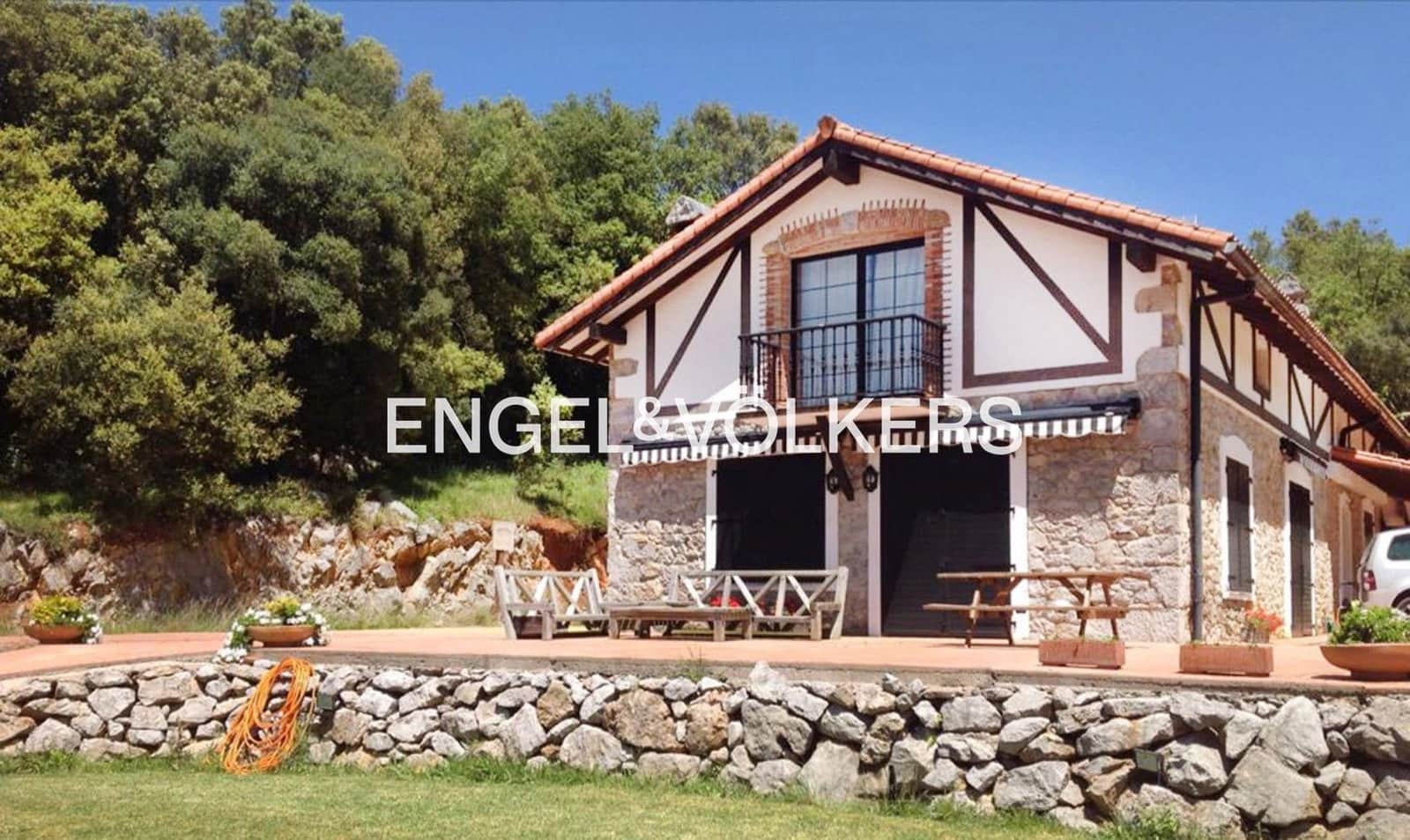 5 bedroom Finca/Country House for sale in Voto with pool garage - € 648,000 (Ref: 9087357)