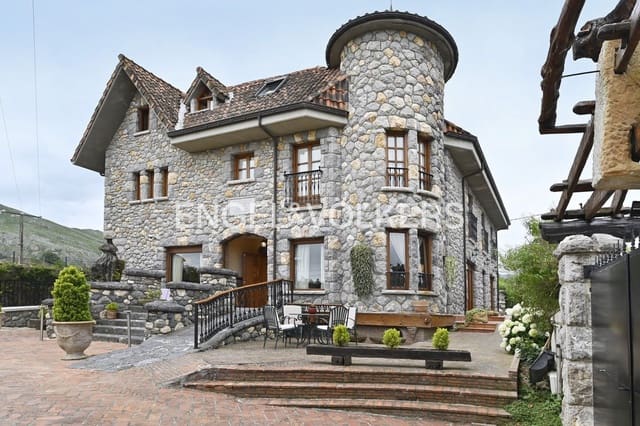 14 soveværelse Hotel til salg i Castro-Urdiales med garage - € 1.400.000 (Ref: 9087372)