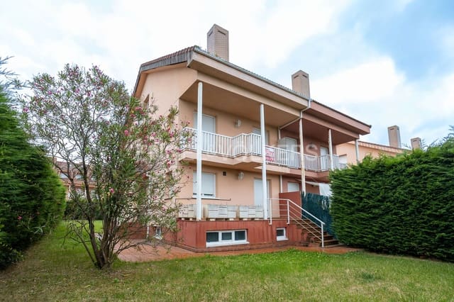 4 soverom Kjedet enebolig til salgs i Pedreña, Marina de Cudeyo med garasje - € 460 000 (Ref: 9158838)