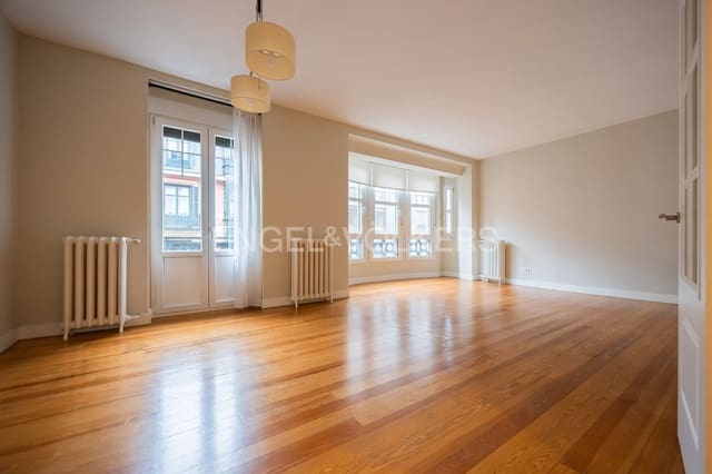 3 soveværelse Lejlighed til leje i Bilbao - € 2.200 (Ref: 9125945)
