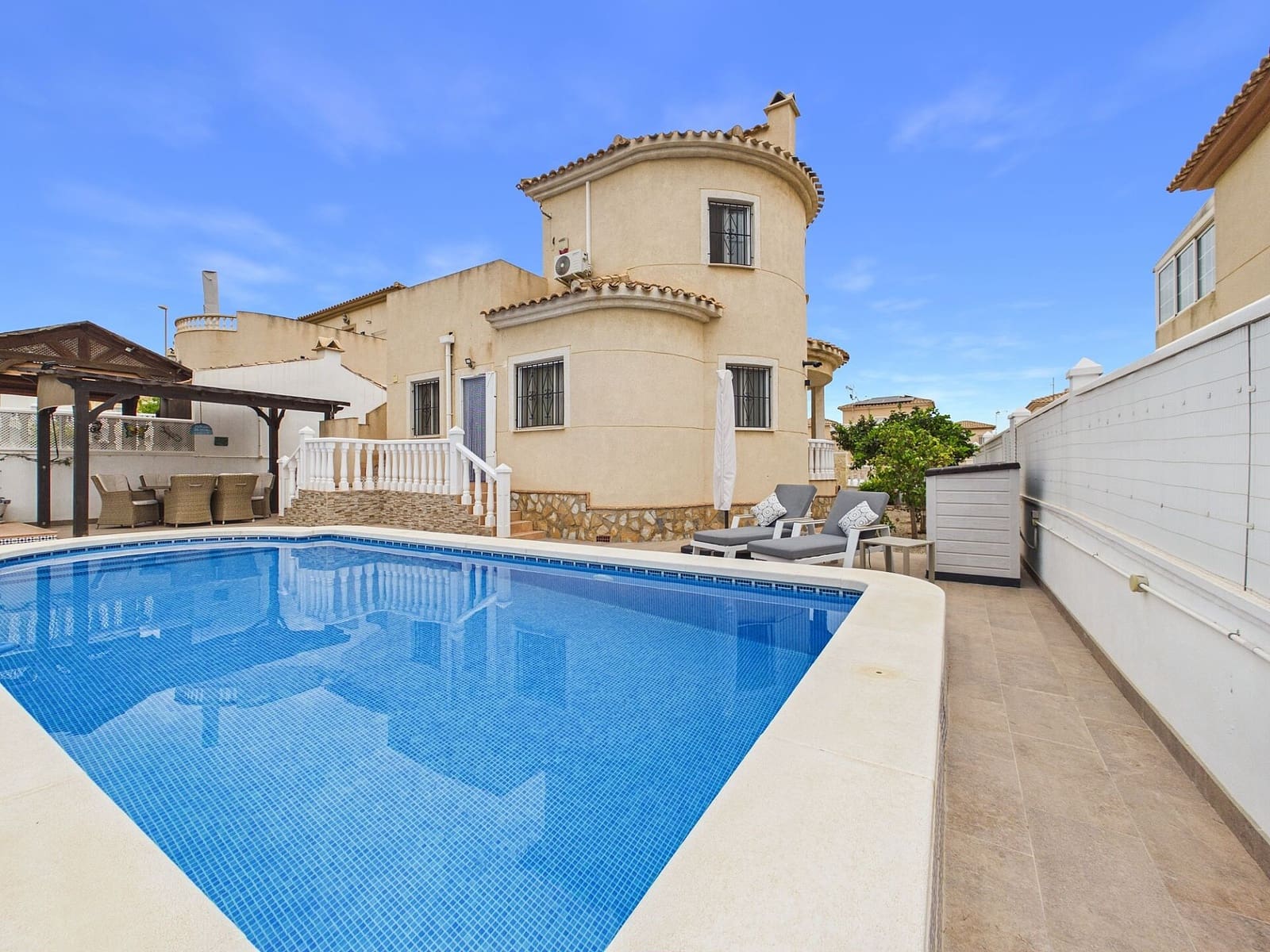 3 sypialnia Willa na sprzedaż w Pinar de Campoverde z basenem - 293 000 € (Ref: 10048196)