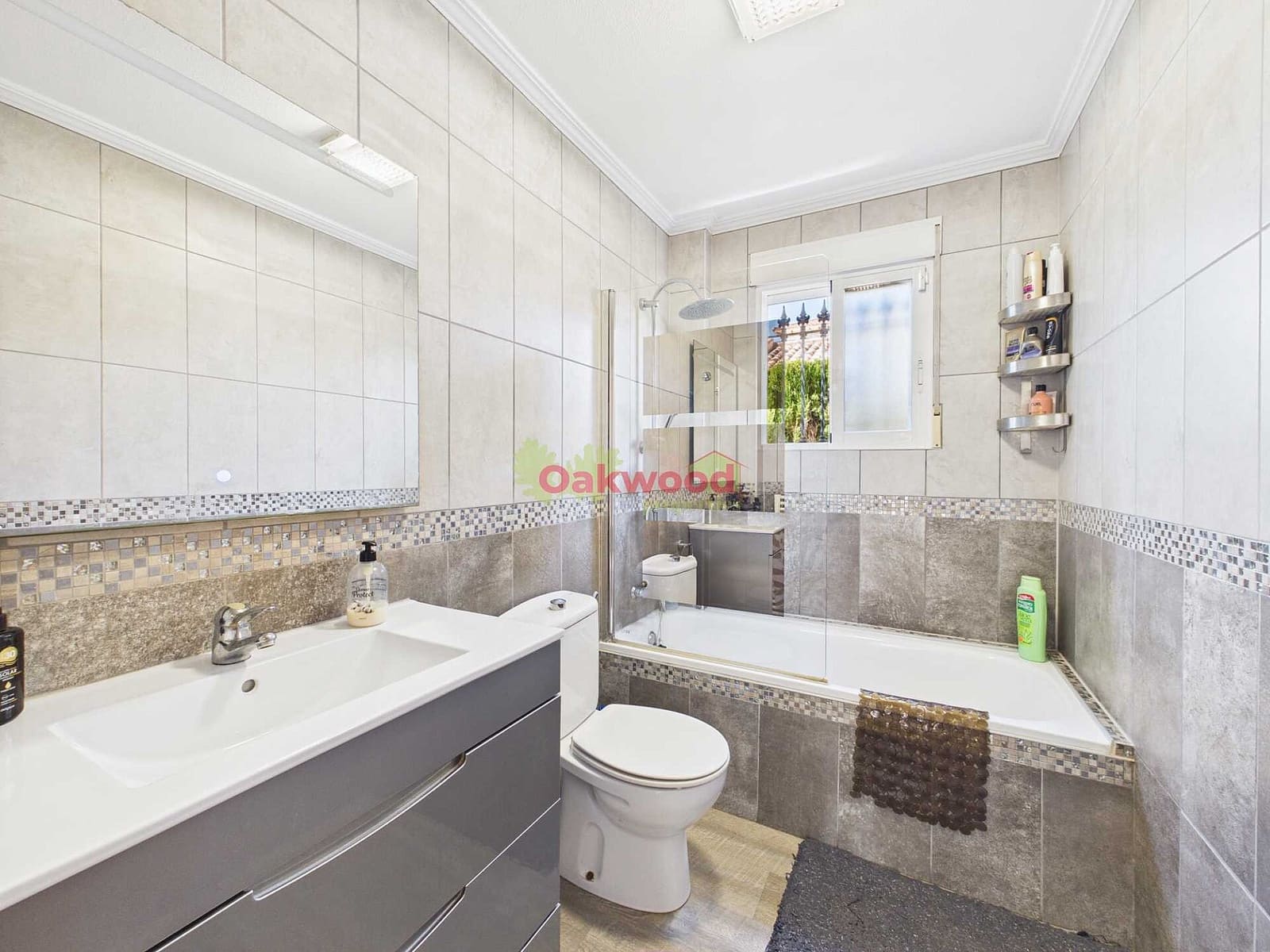4 sovrum Villa till salu i Villamartin med pool garage - 385 000 € (Ref: 10130936)