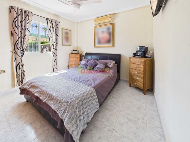 4 sovrum Villa till salu i Villamartin, Orihuela med pool garage - 385 000 € (Ref: 10130936)