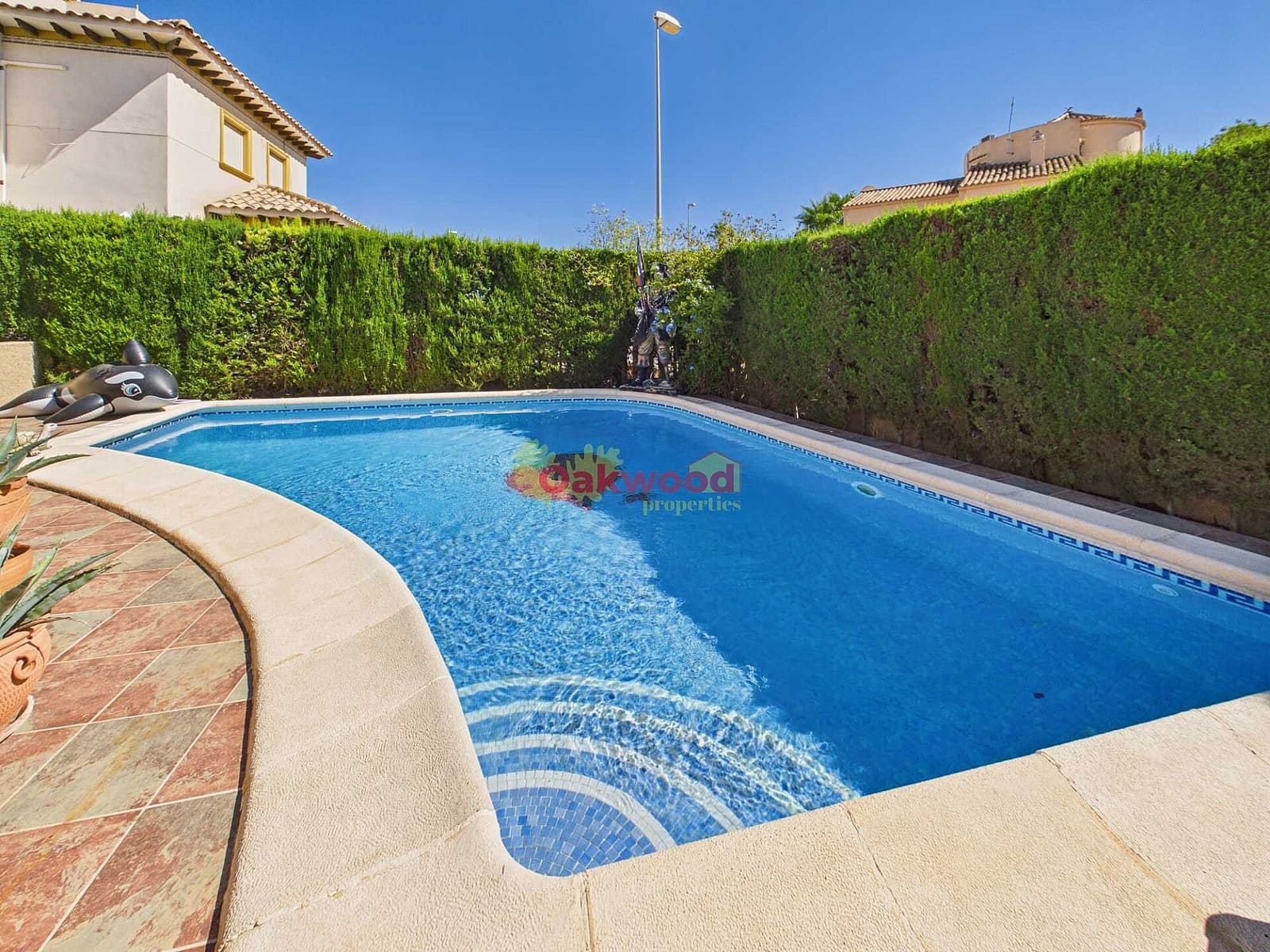 4 sovrum Villa till salu i Villamartin med pool garage - 385 000 € (Ref: 10130936)