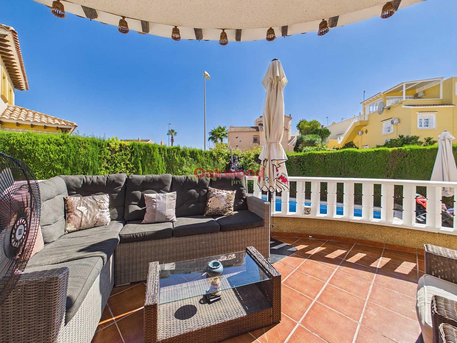 4 sovrum Villa till salu i Villamartin med pool garage - 385 000 € (Ref: 10130936)