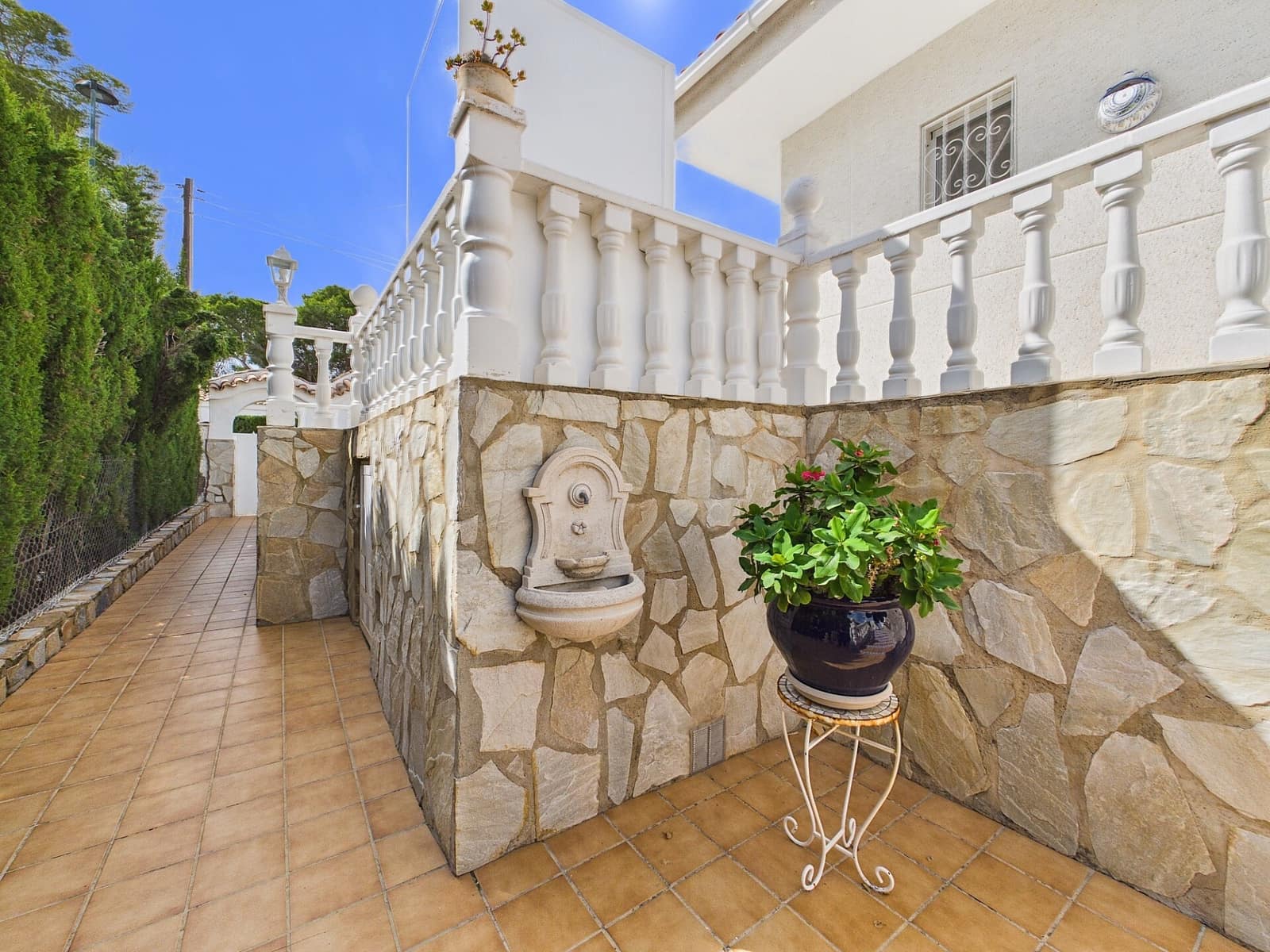 5 bedroom Villa for sale in Pinar de Campoverde with pool garage - € 460,000 (Ref: 10163506)