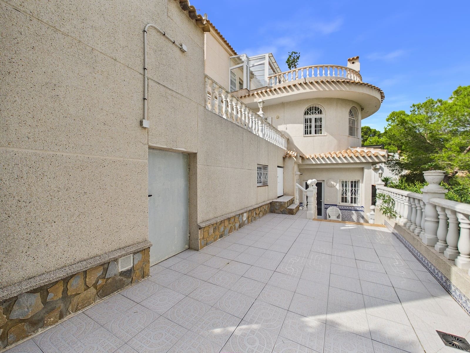 5 bedroom Villa for sale in Pinar de Campoverde with pool garage - € 460,000 (Ref: 10163506)