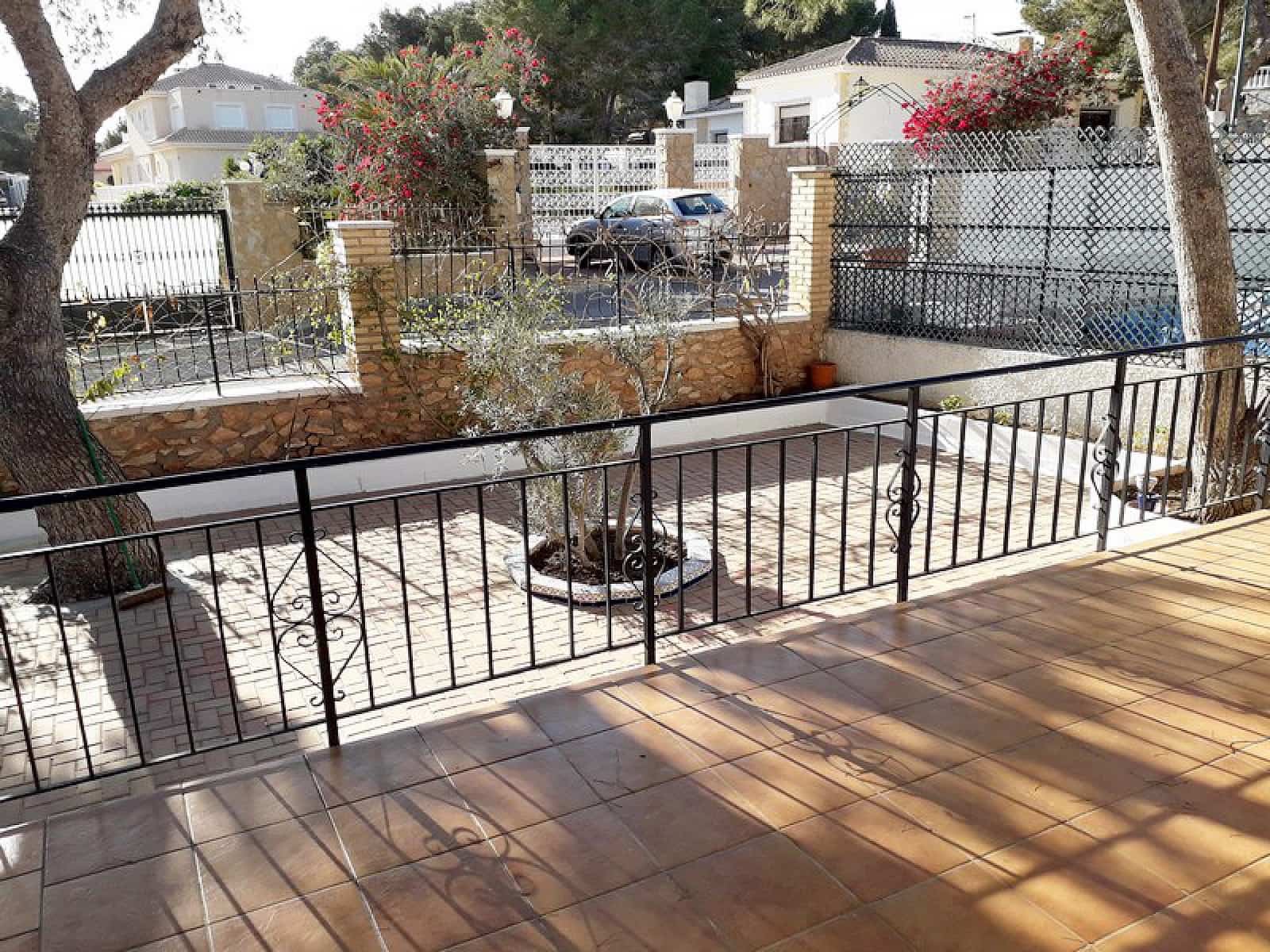 4 quarto Moradia Geminada para venda em Pinar de Campoverde com piscina - 259 900 € (Ref: 5954525)