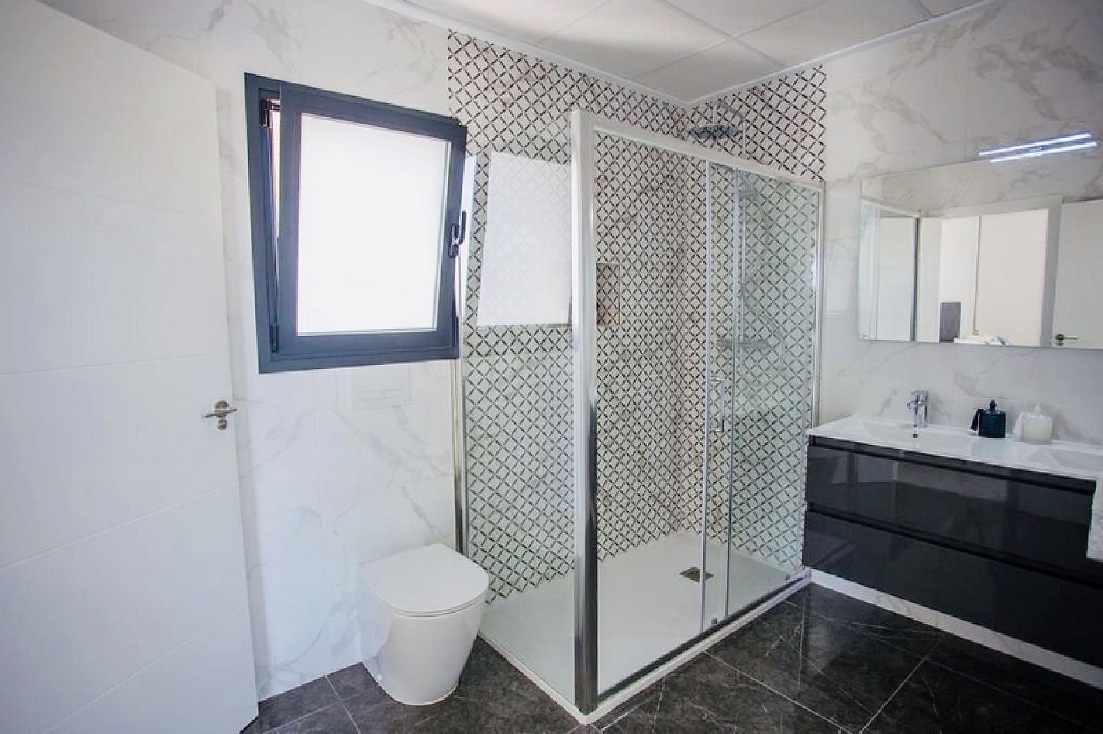 Chalet de 3 habitaciones en Los Montesinos en venta con piscina - 362.000 € (Ref: 6685488)