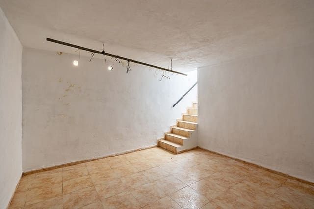 12 soveværelse Villa til salg i Los Laneros, Cortes de Baza med swimmingpool garage - € 115.000 (Ref: 6746340)