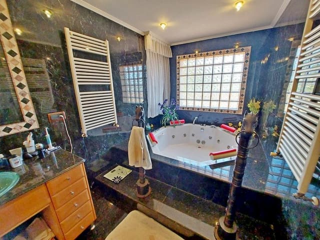 5 chambre Villa/Maison à vendre à Cabo Roig avec piscine garage - 1 600 000 € (Ref: 7078836)