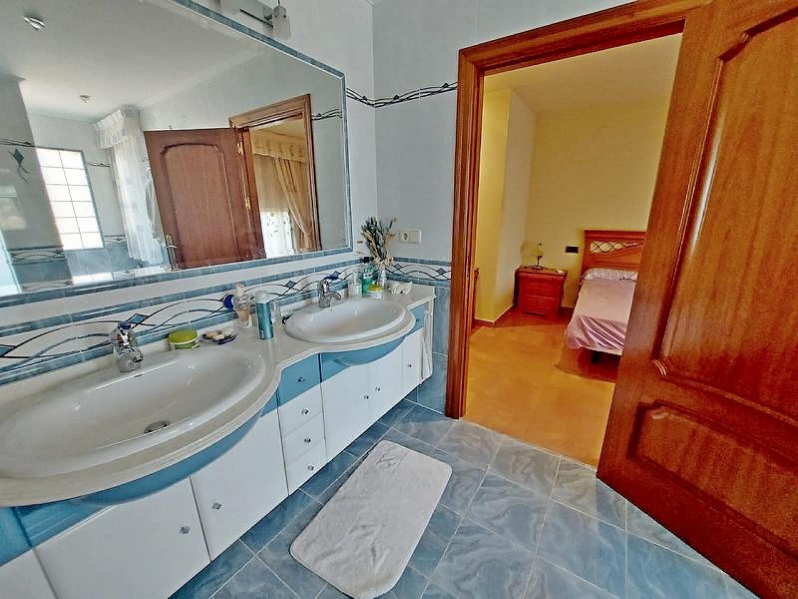 5 soverom Villa til salgs i Cabo Roig med svømmebasseng garasje - € 1 600 000 (Ref: 7078836)