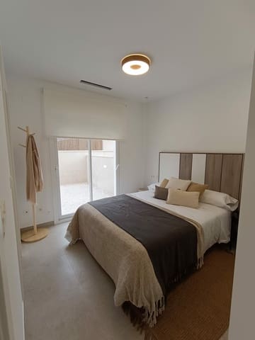 3 Zimmer Villa zu verkaufen in Pilar de la Horadada mit Pool - 439.000 € (Ref: 7742282)