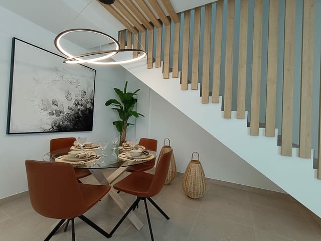 3 Zimmer Villa zu verkaufen in Pilar de la Horadada mit Pool - 439.000 € (Ref: 7742282)