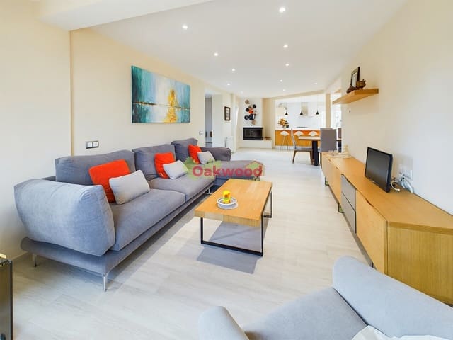 Chalet de 4 habitaciones en Pinar de Campoverde, Pilar de la Horadada en venta con piscina garaje - 655.000 € (Ref: 8592678)