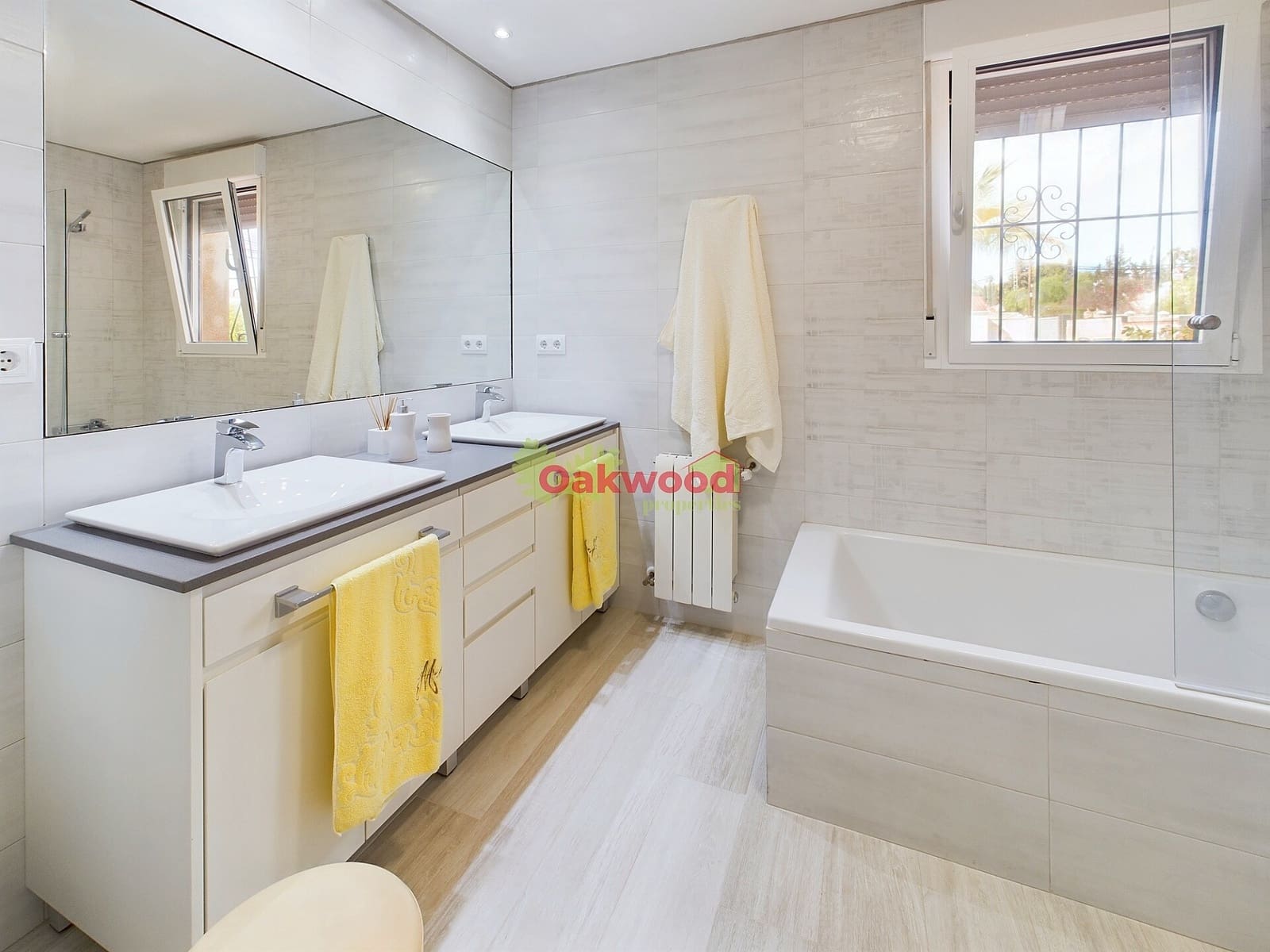 4 bedroom Villa for sale in Pinar de Campoverde with pool garage - € 655,000 (Ref: 8592678)