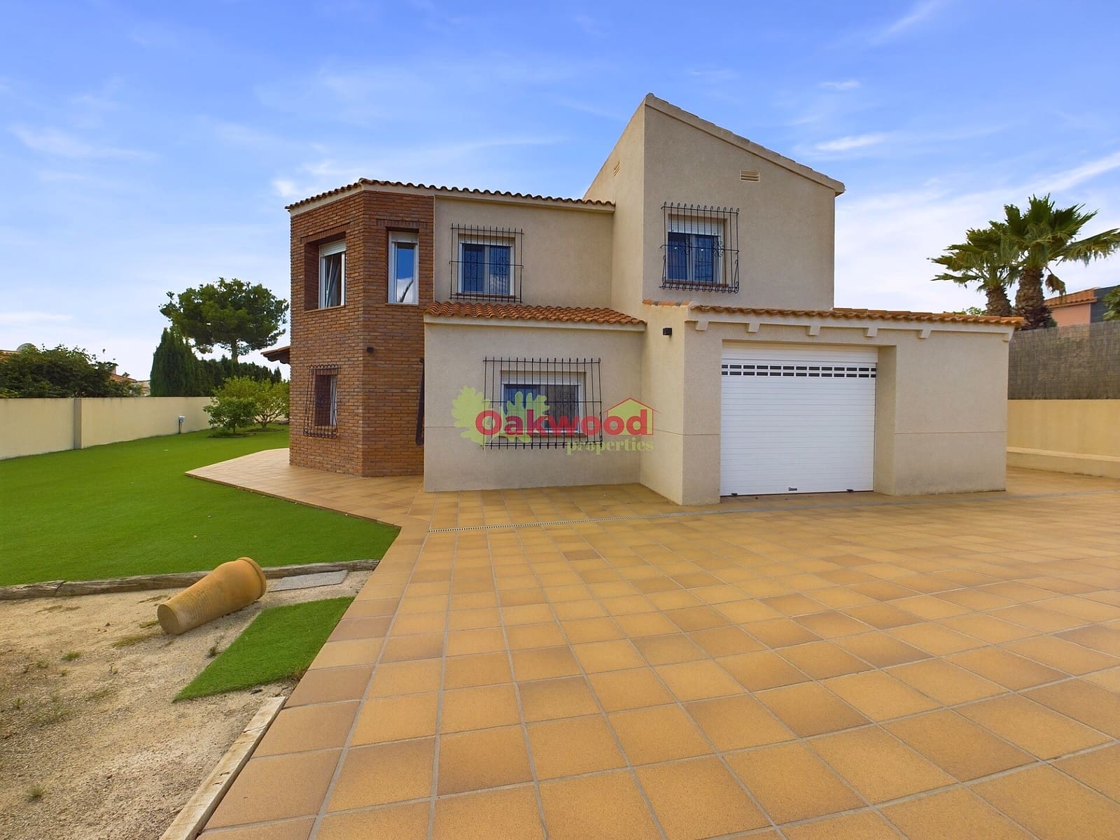 4 bedroom Villa for sale in Pinar de Campoverde with pool garage - € 655,000 (Ref: 8592678)
