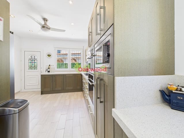 6 bedroom Villa for sale in Pinar de Campoverde, Pilar de la Horadada with pool garage - € 525,000 (Ref: 9233144)