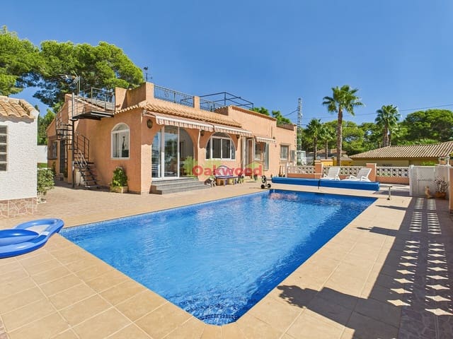 6 bedroom Villa for sale in Pinar de Campoverde, Pilar de la Horadada with pool garage - € 525,000 (Ref: 9233144)