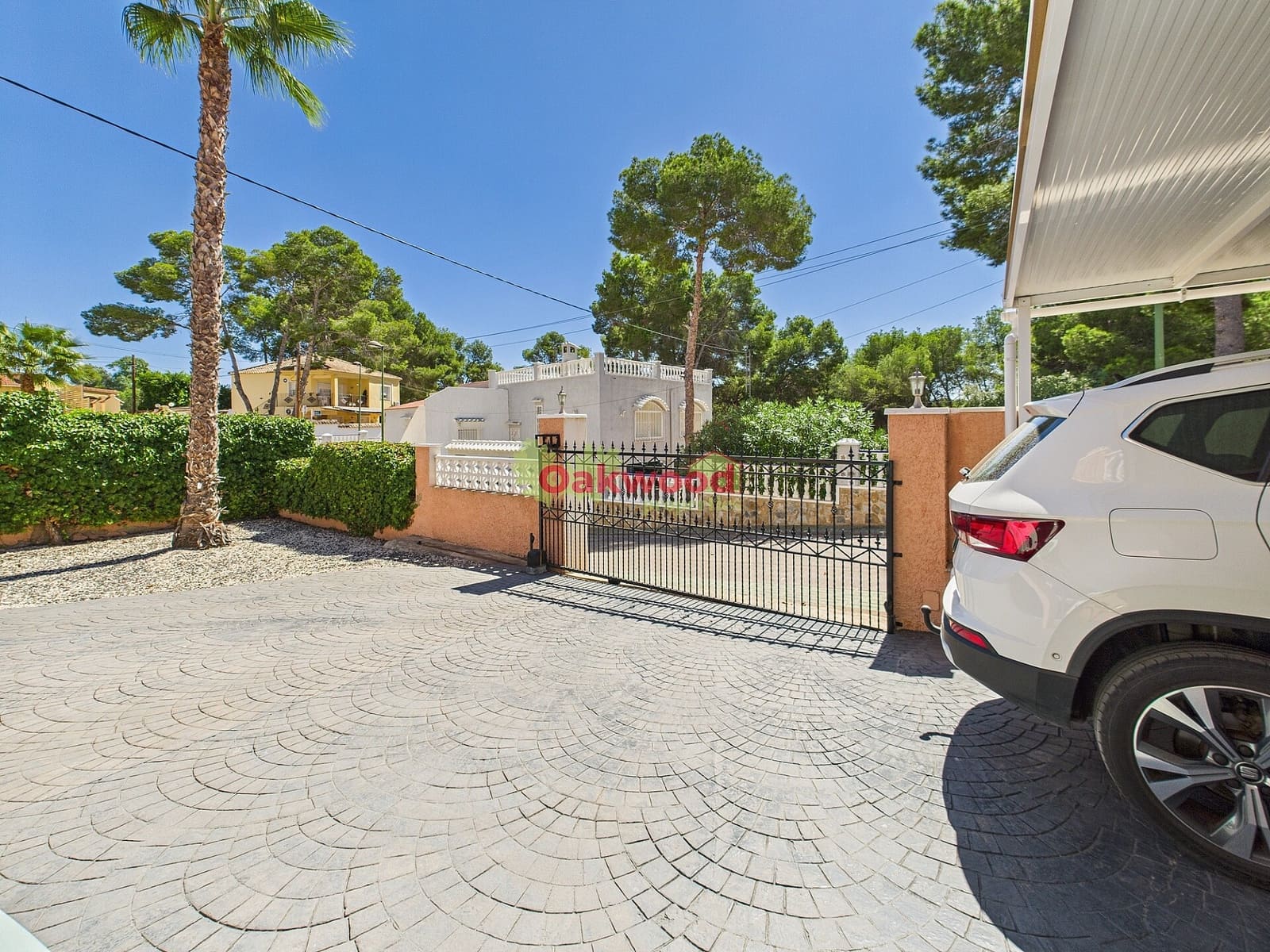 6 bedroom Villa for sale in Pinar de Campoverde with pool garage - € 525,000 (Ref: 9233144)