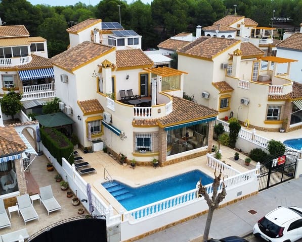 3 Zimmer Villa zu verkaufen in Pinar de Campoverde, Pilar de la Horadada mit Pool - 325.000 € (Ref: 9324427)