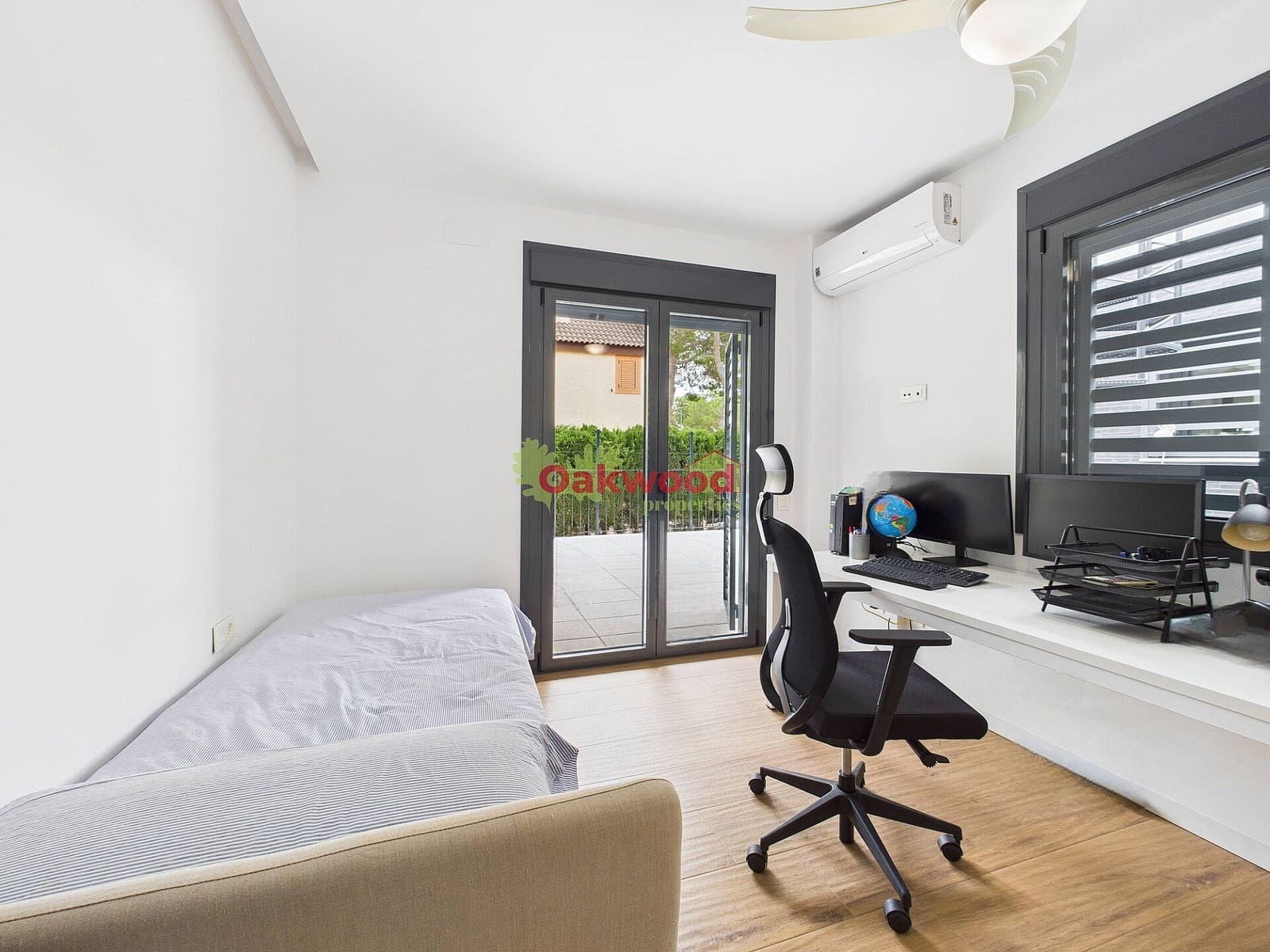 4 sypialnia Willa na sprzedaż w Pinar de Campoverde z basenem garażem - 780 000 € (Ref: 9345106)