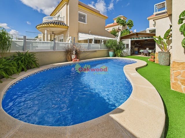 4 quarto Moradia para venda em Pinar de Campoverde, Pilar de la Horadada com piscina - 349 500 € (Ref: 9345664)