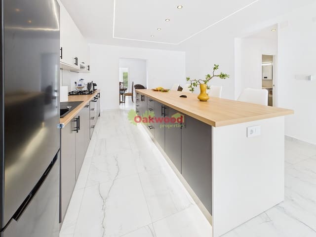 6 slaapkamer Villa te koop in Pinar de Campoverde, Pilar de la Horadada met zwembad garage - € 569.000 (Ref: 9360767)