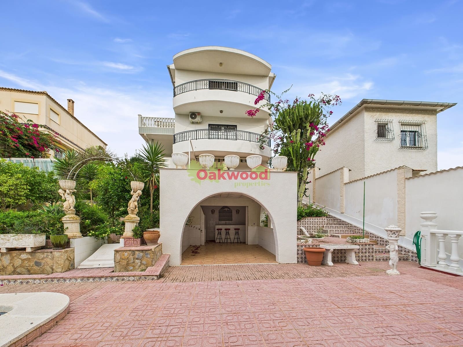 6 bedroom Villa for sale in Pinar de Campoverde with pool garage - € 569,000 (Ref: 9360767)