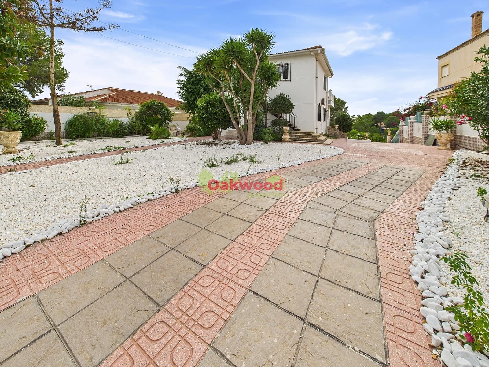 6 bedroom Villa for sale in Pinar de Campoverde with pool garage - € 569,000 (Ref: 9360767)