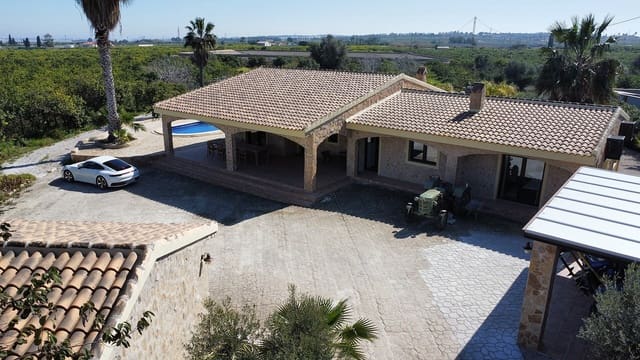 Chalet de 3 habitaciones en Orihuela Costa, Orihuela en venta con piscina garaje - 1.250.000 € (Ref: 9645770)