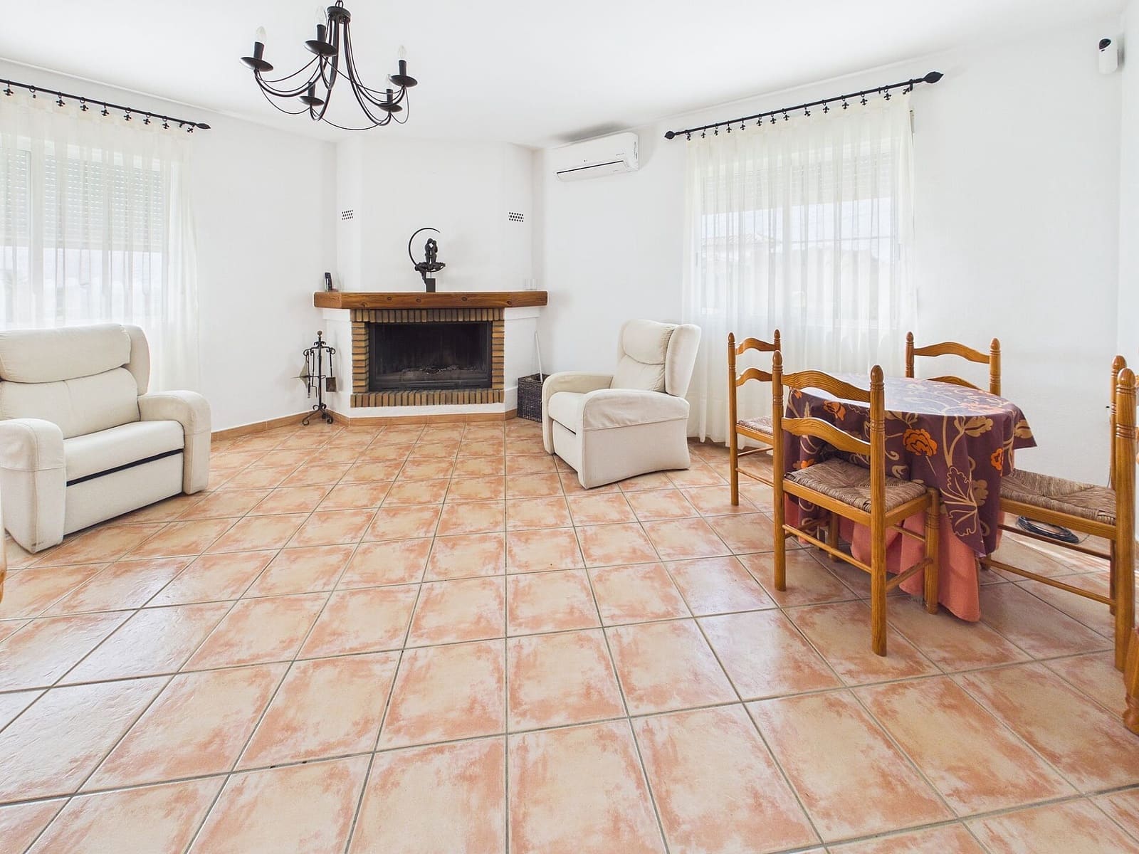 3 soveværelse Villa til salg i Albatera med swimmingpool - € 380.000 (Ref: 9684016)